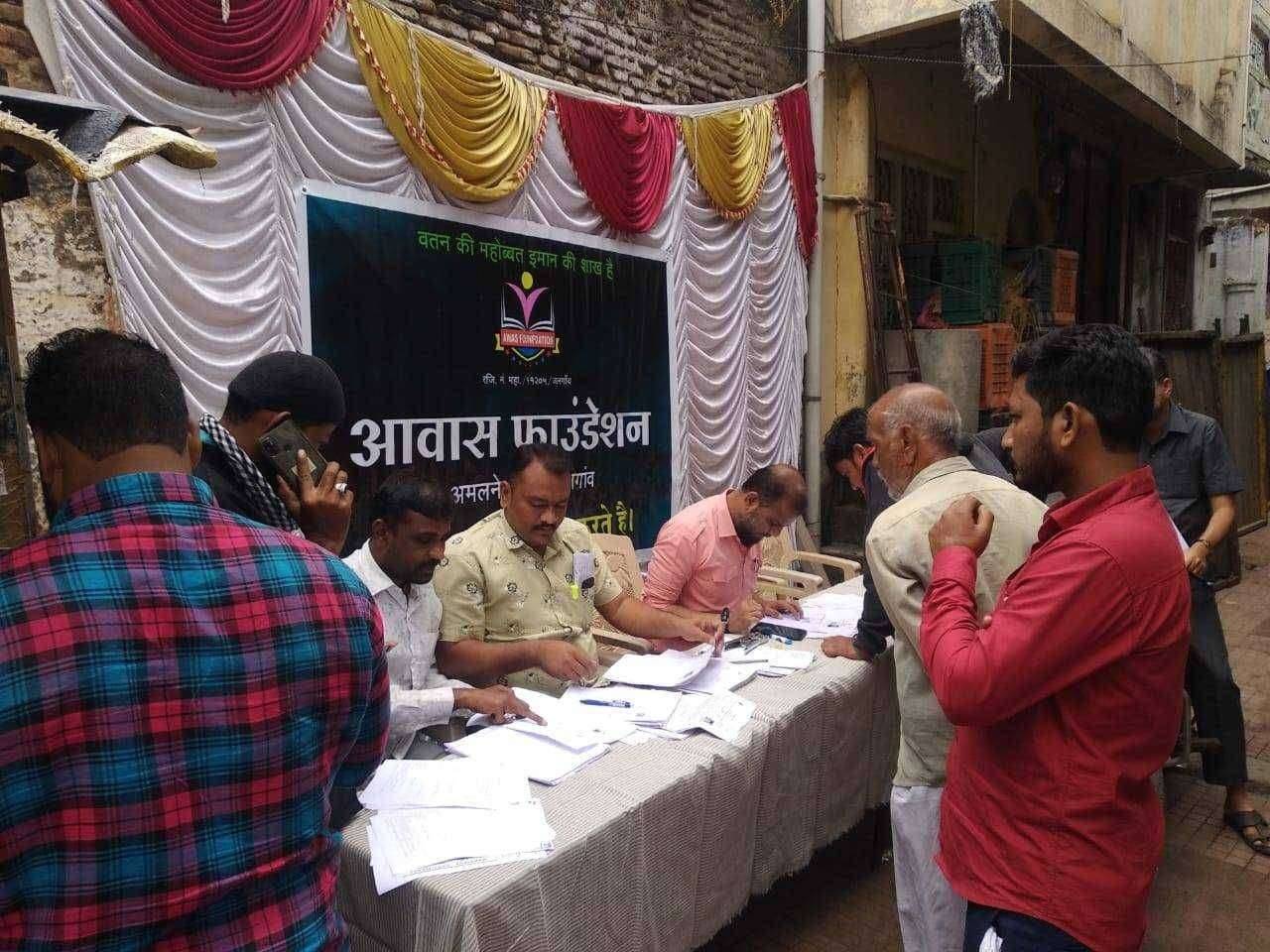 मतदार नोंदणी अभियानाला नागरिकांचा उत्स्फूर्त प्रतिसाद आवास फाउंडेशन अमळनेर यांचा उपक्रम