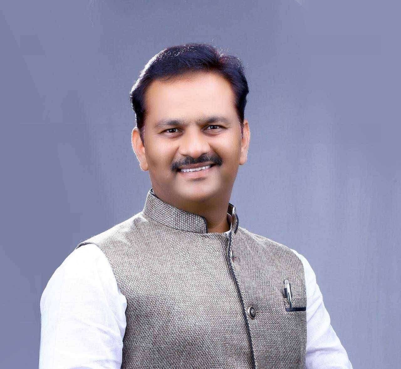 ग्रामपंचायत निवडणूक बिनविरोध करा १लाख रू. बक्षिस -अभिजित पाटील (महाराष्ट्रातला पहिला नाविन्यपूर्ण उपक्रम)