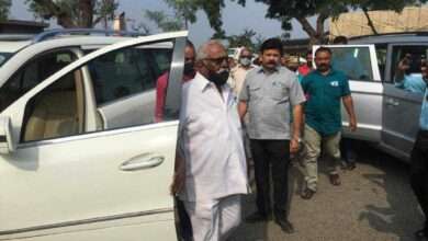 दोंडाईचा येथे राष्ट्रवादी पक्षाचे प्रदेशाध्यक्ष अनिल गोटे येणाच्या पाश्वभुमीवर, संवेदनशील वातावरण. भारतीय जनता पार्टीही,एकजुटीसाठी गढीवर सरसावली,निवेदन न देता फुलहार अर्पण करण्यात आले..