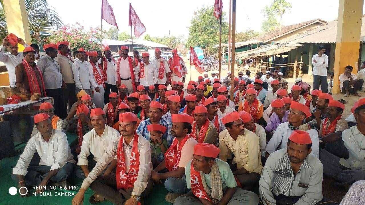 सुरगाणा तालुक्यातील ग्रामपंचायत निवडणुका लागल्या आणि राजकारण तापलं राष्ट्रवादी काँग्रेस पक्षाचे कार्यकर्त्यांनी केला cpm मध्ये प्रवेश विजय कानडे