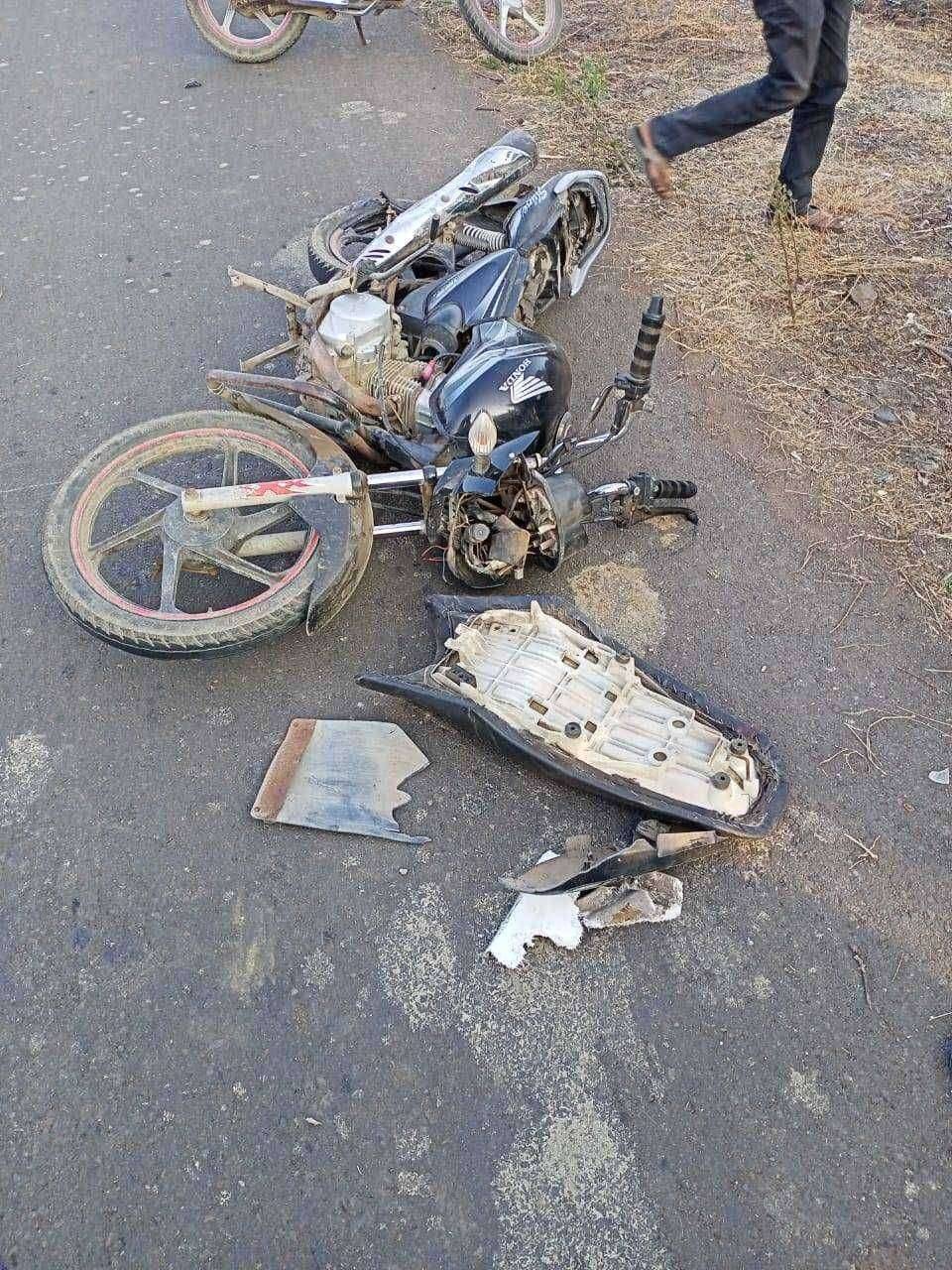 अज्ञात वाहनाची टुव्हीलरला धडक एक गंभीर