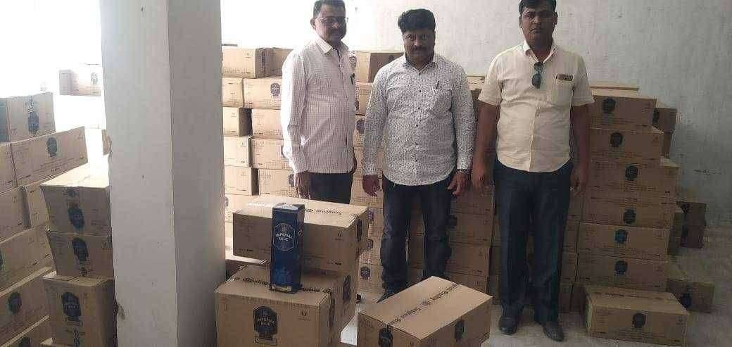 ?Crime Diary..स्थानिक गुन्हे शाखा विभागाची कारवाई..ट्रक चोरीला गेला होता चोरीला..!  82 लाख रुपये  सीग्राम कंपनीची दारू मुद्देमालासह हस्तगत