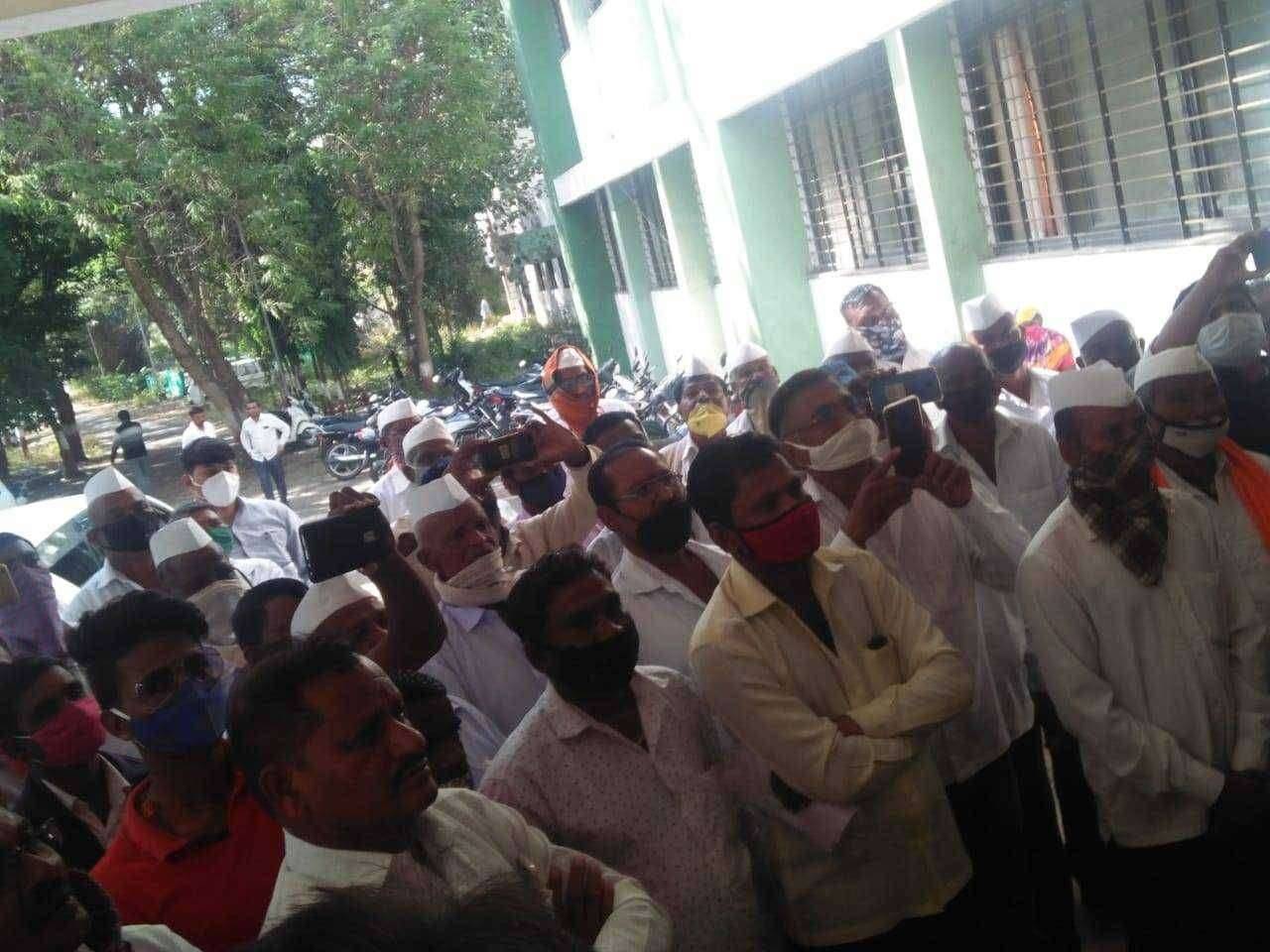 वनरक्षक वनविभाग नाशिक यांचे कार्यालय नांदूर मधमेश्वर जवळील अभयारण्याच्या शेतकऱ्यांसाठी सरसावले भारतीय जनता