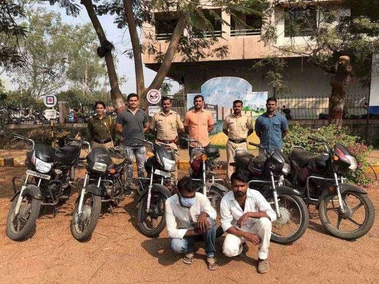 बारामतीत दोन मोटारसायकल चोरांना अटक