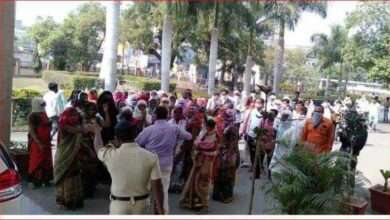 ? धक्कादायक..ग्रामपंचायतीचा ठराव, बलात्कार पीडिता हद्दपार; बीड मधील अजब प्रकार