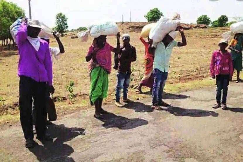 जव्हार तालुक्यातील आदिवासी, कातकरी कुटुंबांचे स्थलांतर; करोनाकाळात मोठे आर्थिक नुकसान