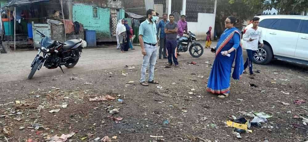 सत्ताधारी कडून न. पा. ला घरचा आहेर! सावदा शहर कचरा मुक्त करण्यासाठी पालिकेने दखल घेत सुरू केली स्वच्छता मोहीम !