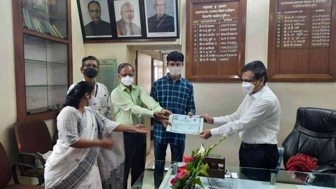 घोले रोड पुणे, मुलभूत प्रशिक्षण तथा अनुषंगिक सुचना केंद्राचा श्रद्धेय दळवी देशातून प्रथम