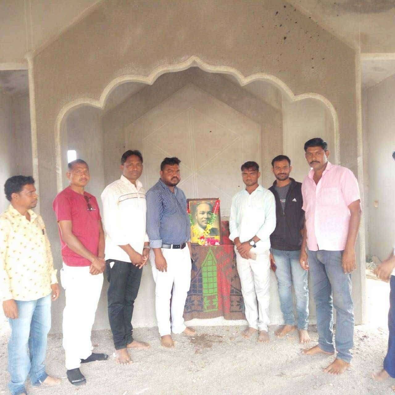 आज बोराडी येथील देवमोगरा माता मंदिरात जय आदिवासी युवा शक्ती(जयस), आदिवासी टाईगर सेना (ATS), बिरसा ब्रिगेड-सातपुडा (BBS) यांच्या संयुक्त विद्यमाने महामानव जयपाल सिंह मुंडा यांची जयंती साजरी करण्यात आली.