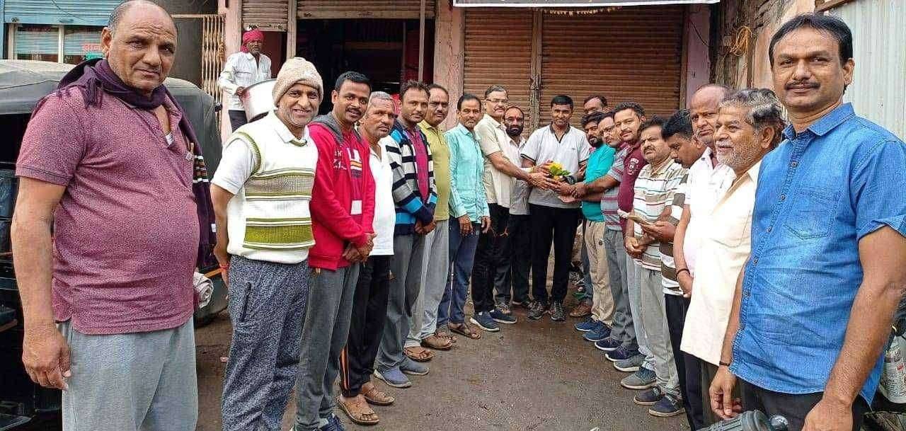 गेवराईत 'प्रेस क्लब' कडून संसारपयोगी साहीत्याचे वाटप