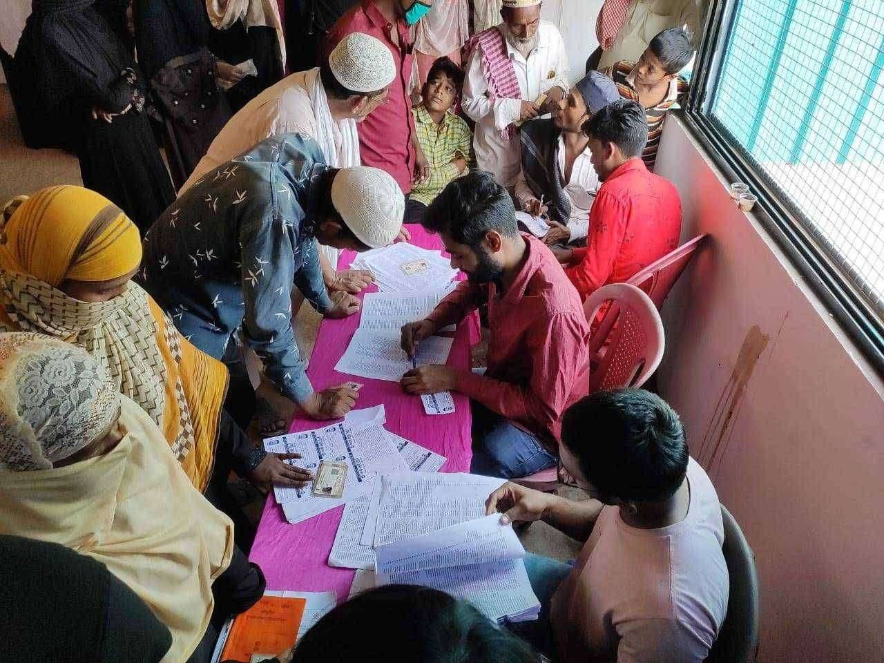 लालखडी परिसरात वंचित बहुजन आघाडी तर्फे आरोग्य कार्ड शिबिर..