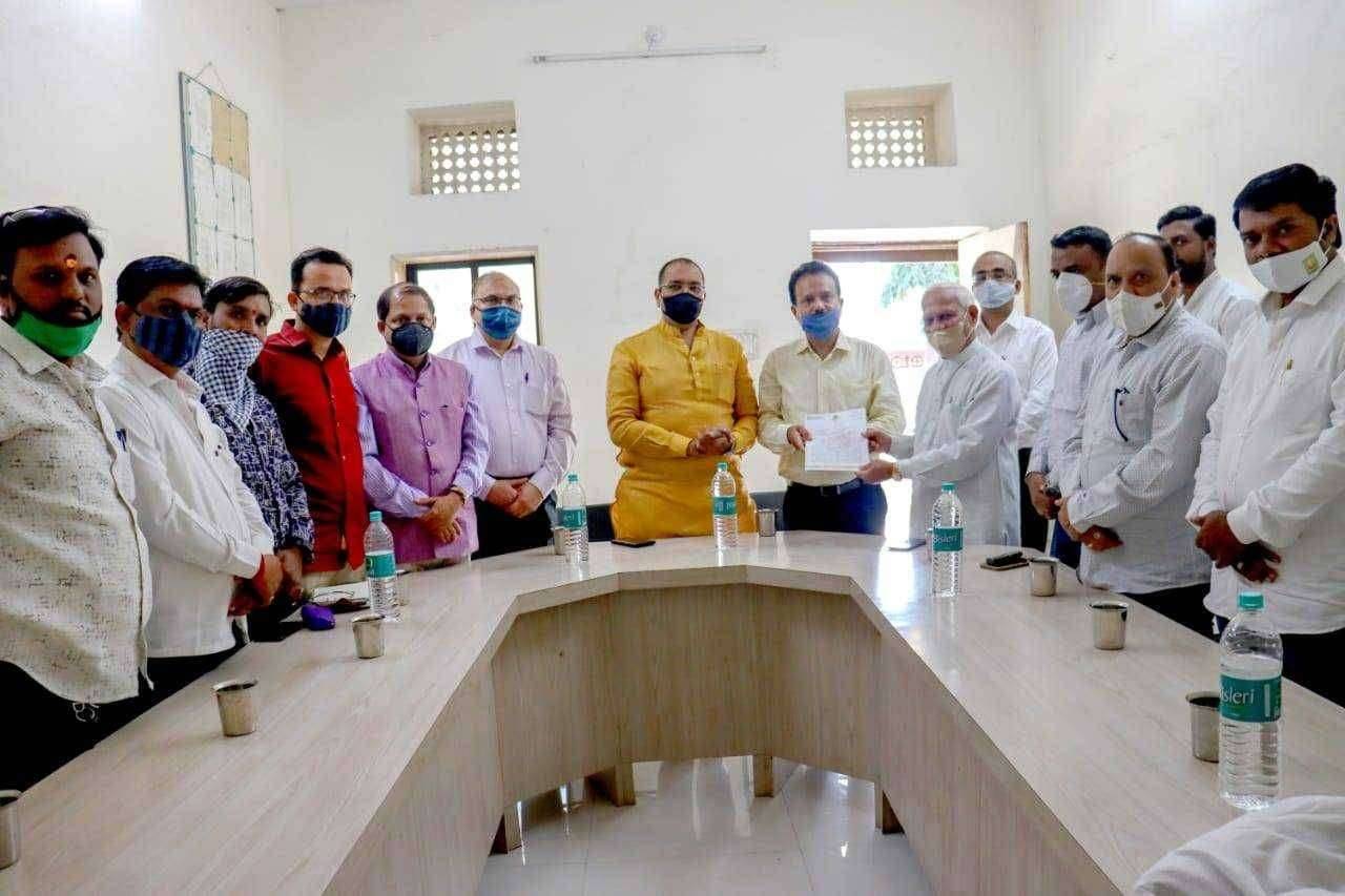 चांदवडचे प्रथम व माजी नगराध्यक्ष श्री भूषण कासलीवाल यांची पदावर नसतानाही विकास कामात नव्याने भर