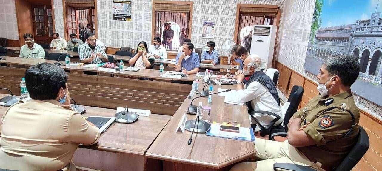 नवीन स्ट्रेन पसरण्याचा कालावधी कमी असल्याने अधिक काळजी घेण्यात यावी;लसीकरणाची मोहीम निश्चित यशस्वी होईल:- पालकमंत्री छगन भुजबळ