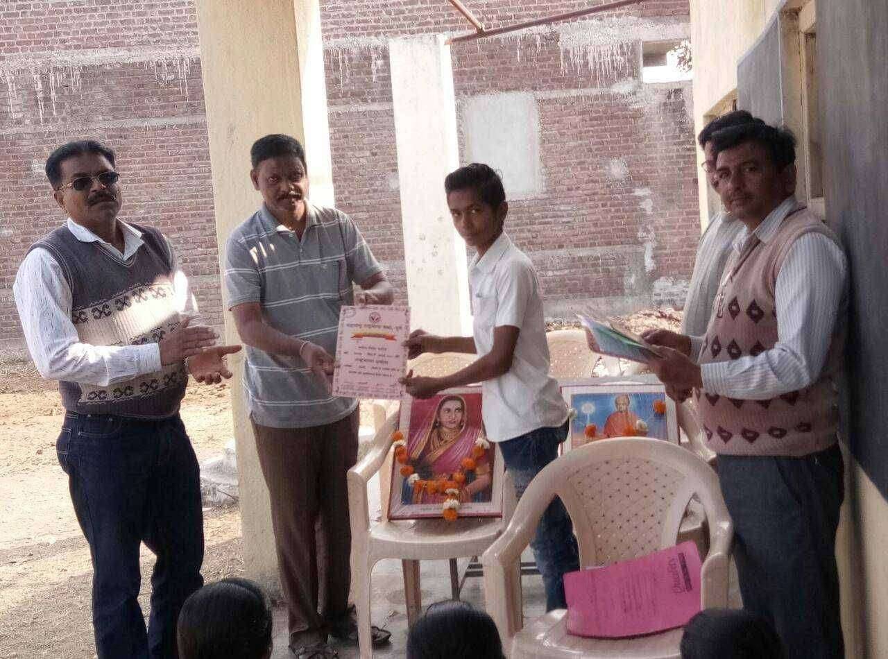 सक्षम राष्ट्र निर्मितीसाठी राजमाता जिजाऊ व स्वामी विवेकानंदांचे विचार आत्मसात करा मुख्याध्यापक अनिल महाजन..