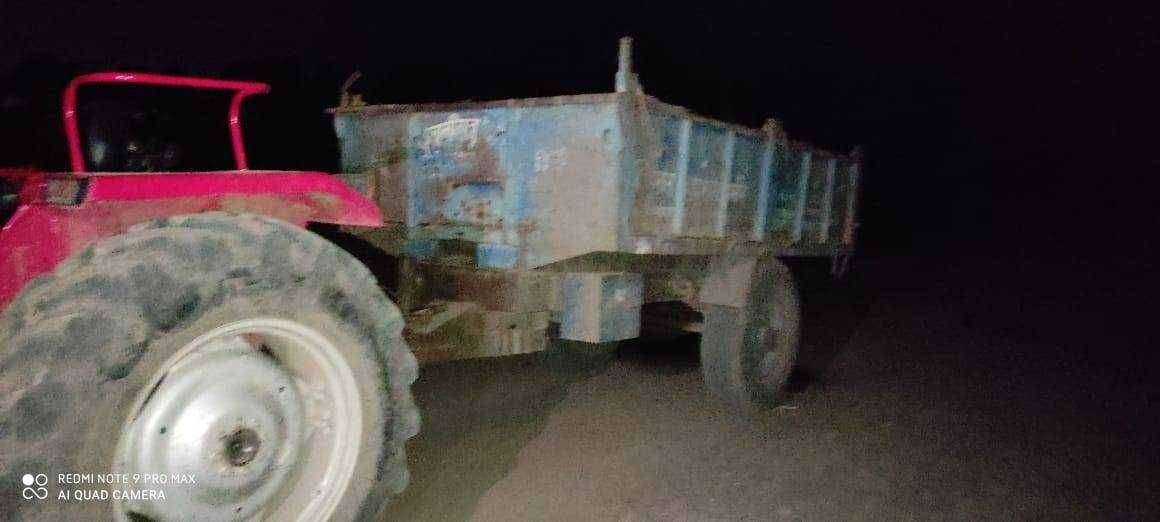 ?️अमळनेर कट्टा.. अमळनेर उपविभागीय पोलीस अधिकारी राकेश जाधव यांची दबंग कार्यवाही...फापोरे येथे अवैध वाळू वाहतूक ट्रॅकटर ताब्यात...