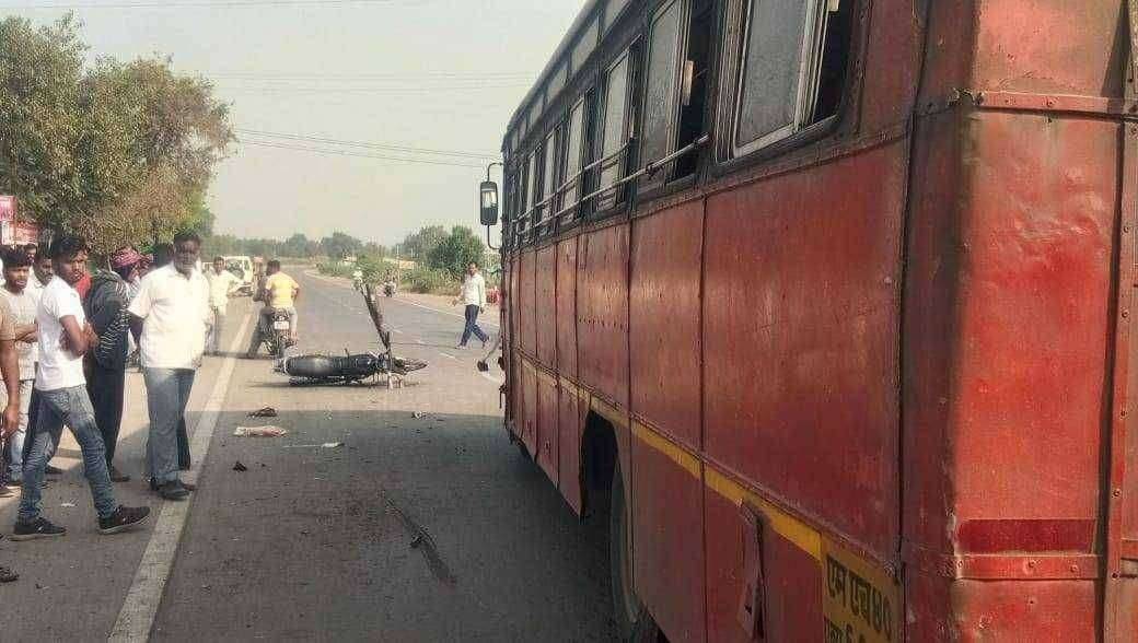 बसच्या धडकेत मोटरसायकलवरील युवक गंभीर जखमी... अंबड रोडवरील मठपिंपळगाव फाट्यावरील घटना...