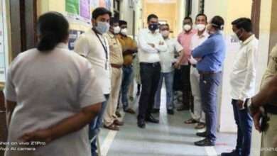 ? जळगांव Live..जामनेर उपजिल्हा रुग्णालयाला जिल्हाधिकाऱ्यांची भेट; कोरोना लसीकरणाचा घेतला आढावा..