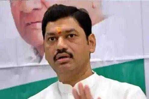 ?आताची मोठी बातमी : धनंजय मुंडेंना सर्वात मोठा दिलासा, रेणू शर्माने बलात्काराची तक्रार घेतली मागे