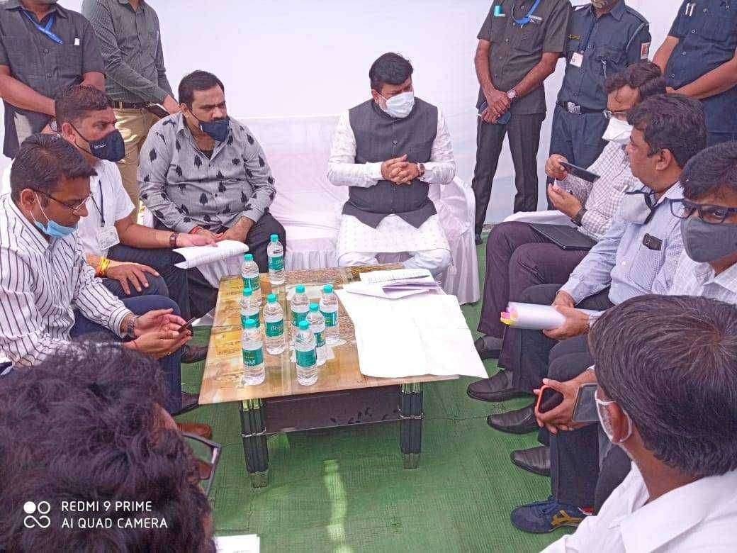 ?️ अमळनेर कट्टा..नागरिकांची कोरोना भिती पळाली वैद्यकीय सेवा शासनाची नियम पाळण्याचे आवाहन...