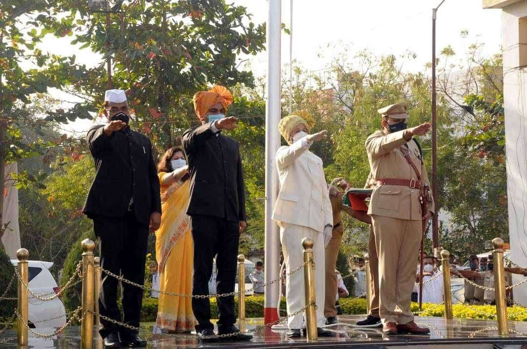 प्रजासत्ताक दिनानिमित्त पालकमंत्री ॲड.के.सी.पाडवी यांच्या हस्ते ध्वजारोहण
