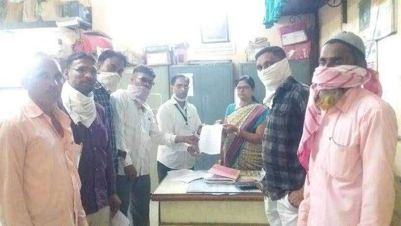 वाढत्या प्रदूषणामुळे नागरिकांचे आरोग्य धोक्यात शासन कारवाई करण्याची मागणी उपविभागीय अधिकारी मुख्याधिकारी नगरपरिषद यांना निवेदन