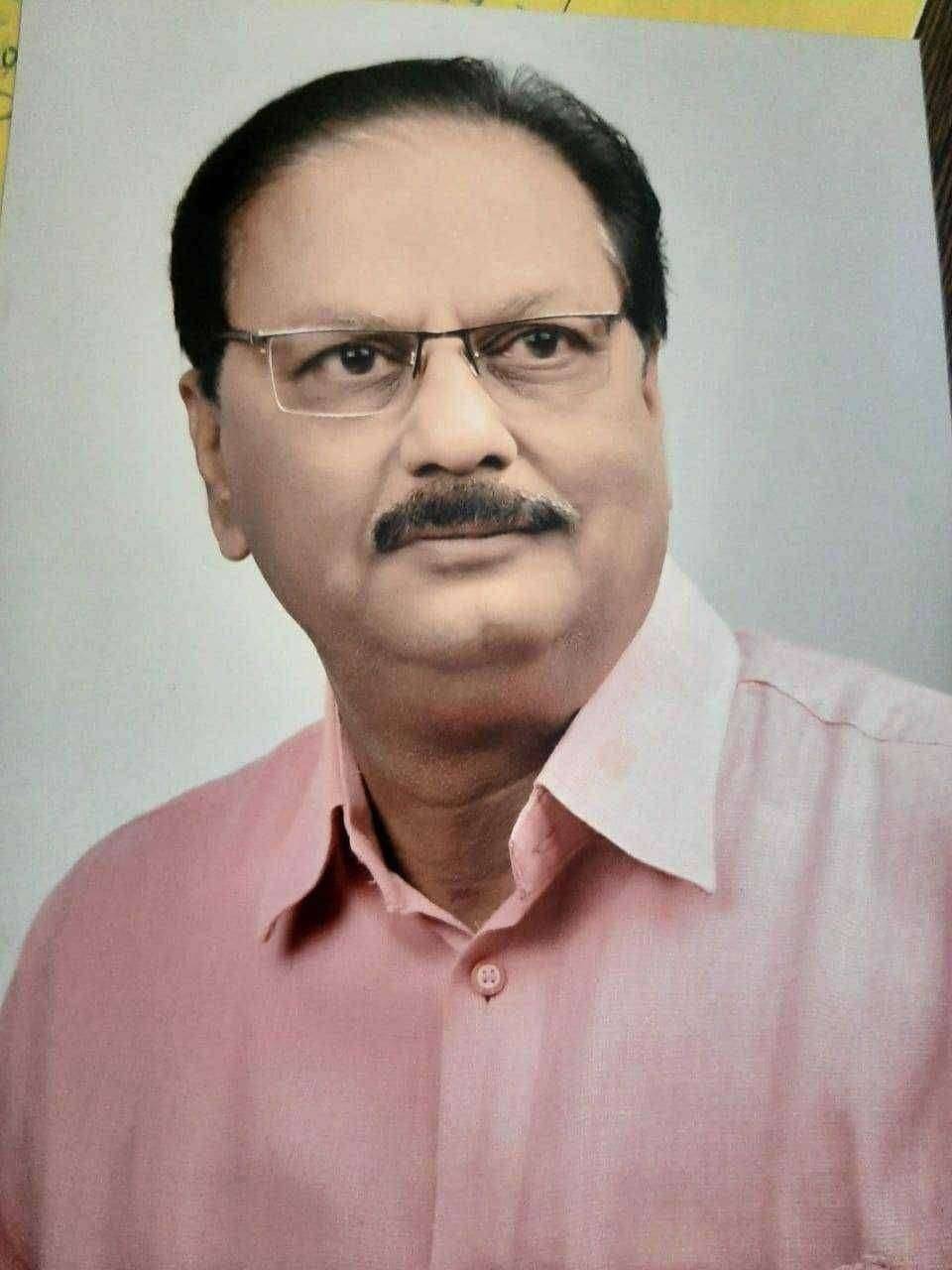 बाल साहित्यातील बालकवी पुस्कार एरंडोल येथील कवी अँड . विलास कांतीलाल मोरे यांच्या " शाळेला सुट्टी लागली रे " या कविता संग्रहाला  जाहिर करण्यात आला