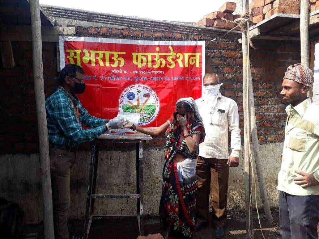 ?️ अमळनेर कट्टा अमळनेर शहरातील नविन बांधकामाच्या ठिकाणी मजुरांची आरोग्य तपासणी..