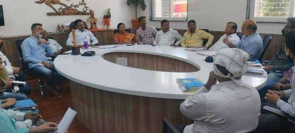 पाचोरा शहरातील सुमारे ३५००अतिक्रमित घरे नावावर होणार.