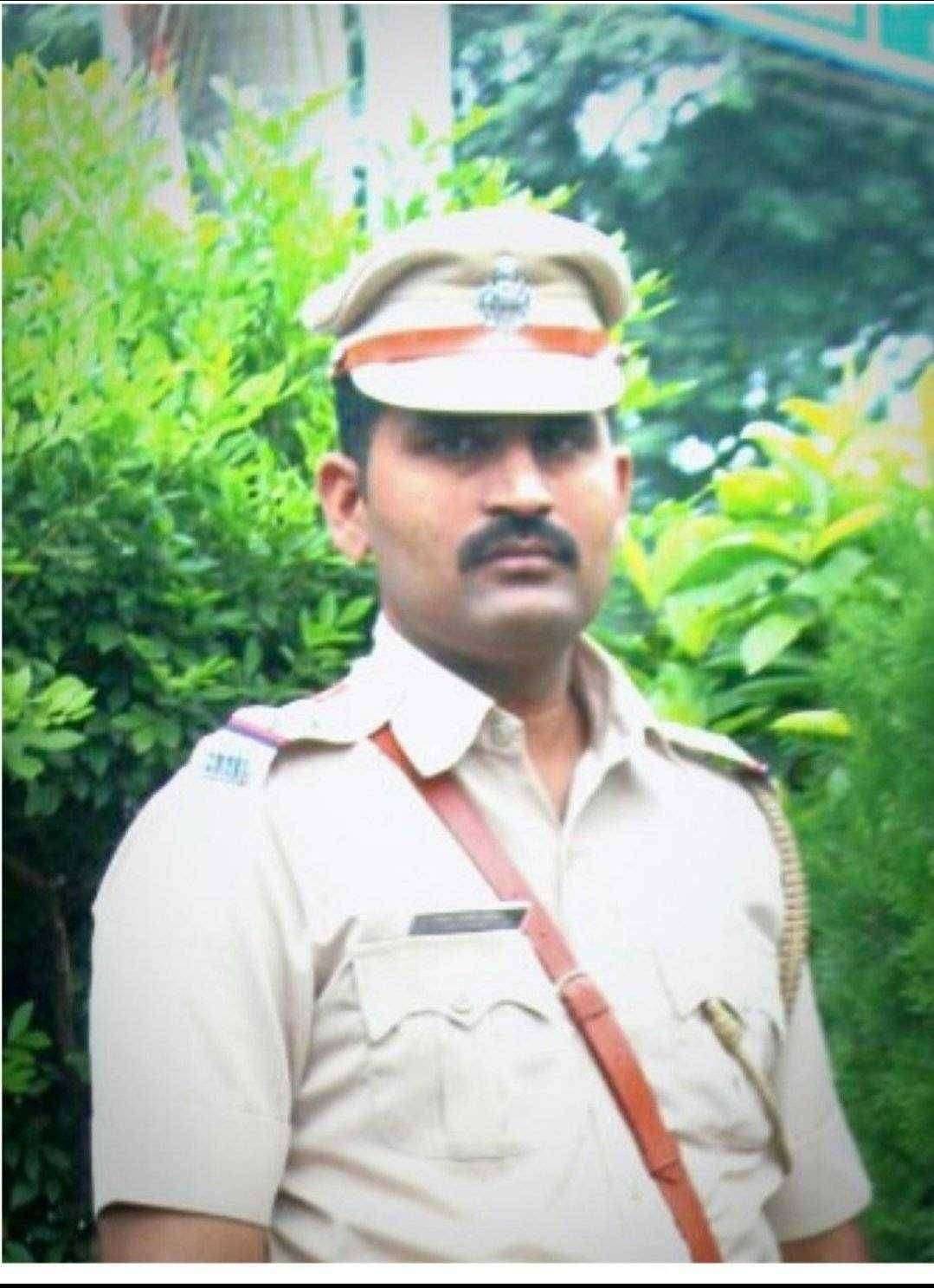 पोलिस उपनिरीक्षक शंकर मुटेकर सुर्यदत्त कोरोना योद्धा २०२१ पुरस्काराने सन्मानित...