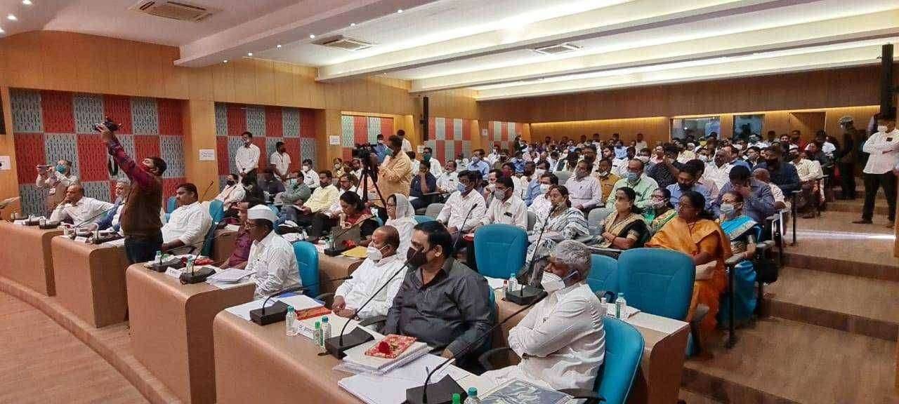 ६८ वीज चोर ग्राहकांना महावितरणचा झटका, १८ लाख ११ हजारांचा दंड.