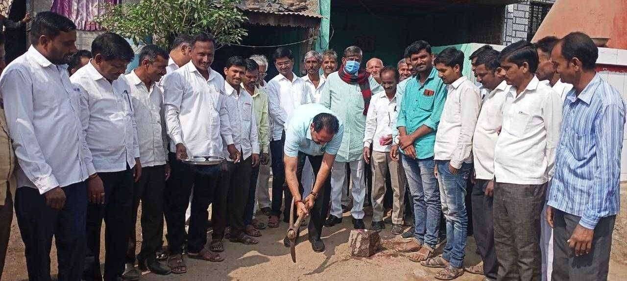 ?️ अमळनेर कट्टा.. चिखलोड-रढावण रस्त्याचे व गाव काँक्रीटीकरणाचे आमदार अनिल पाटील यांच्या हस्ते भूमिपूजन.