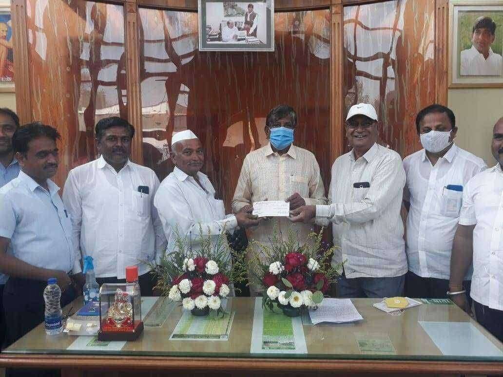 ?️ अमळनेर कट्टा... मराठा मंगल कार्यालयाकडून नगराध्यक्षा यांच्याकडे थकीत कर धनादेश सुपूर्द शहराच्या विकासासाठी कर भरणा महत्वाचा