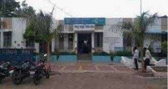 सिद्धेवाडी येथून माण नदीच्या पात्रातून अवैध वाळू उपसा करणाऱ्या वाहनावर तालुका पोलिसांची कारवाई