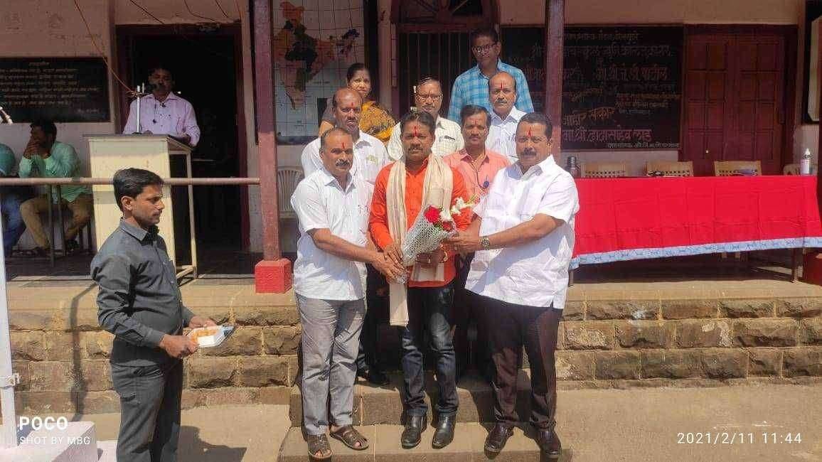 जीवनात आई व गुरु हेच आपले मार्गदर्शक- शिक्षक नेते दादासाहेब लाड बाळ डेळेकर व जे .डी.पाटील यांचा सत्कार संपन्न