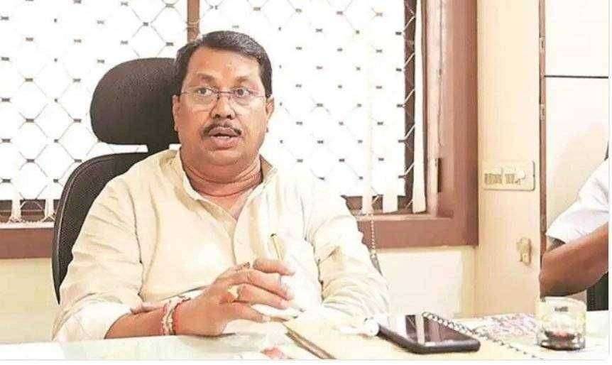 ? मोठी बातमी : साधुंवर विश्वास ठेऊ नका, साधू नालायक असतात; विजय वडेट्टीवार वादग्रस्त विधान