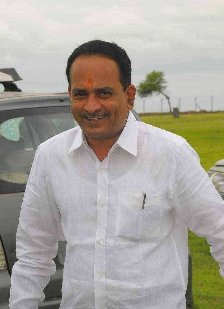 उमेश परिचारक मात्र चक्क शरद पवार यांच्या भेटीला..