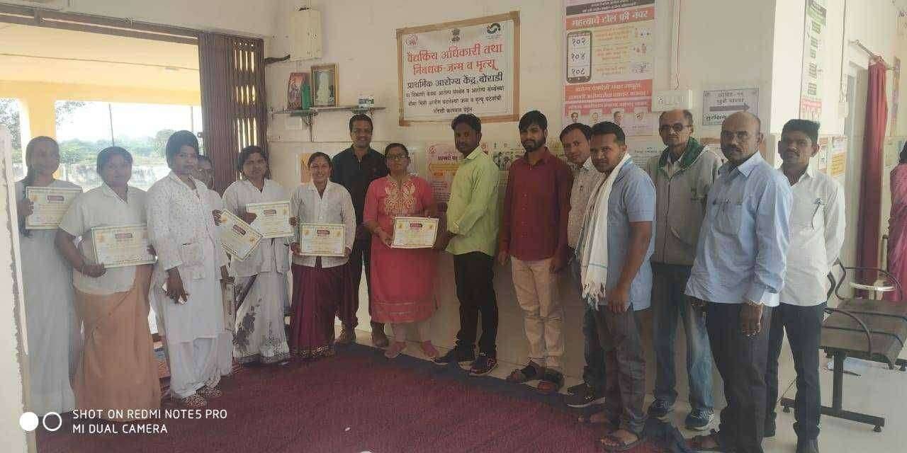 बोराडी येथे आरोग्य अधिकारी व आरोग्य कर्मचारी ह्या कोरोना योद्ध्यांचा जय आदिवासी युवा शक्ती(जयस) तर्फे सन्मान व सत्कार.!