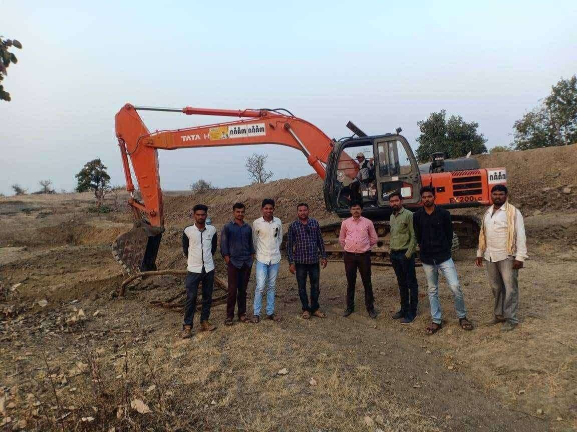 कुंझर येथे गाव तलावासाठी सेवा सहयोगसंस्था व वंडर लाईन इंडिया प्रा.लि.कंपनी कडून एक लाखाची डिझेल साठी मदत : गुणवंत सोनवणे यांचे सहकार्यातून होणार सार्वजनिक गाव तलाव..