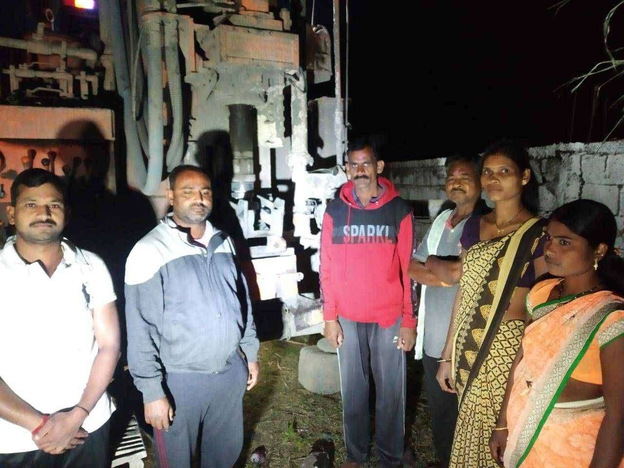 पाणिटंचाई निवारण्यासाठी नवनिर्वाचित सरपंच उपसरपंच यांचे हस्ते हातपंप खोदकामचे भुमिपुजन!