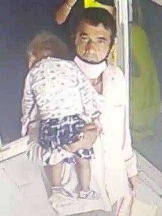 नाशिक जिल्हा रुग्णालयातून 3 दिवसांपूर्वी अपहरण केलेली दीड वर्षांची चिमुकली आज पहाटे सीबीएस वर सापडली, अपहरणकर्त्या पोलिसांच्या ताब्यात