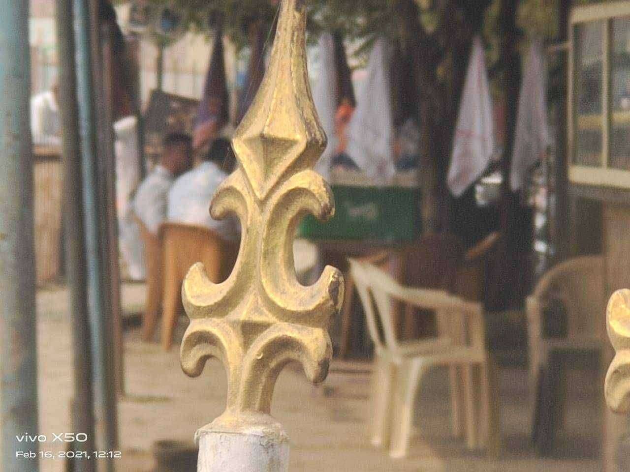 ?️अमळनेर कट्टा...अमळनेर प्रशासनाच्या नाकावर टिच्चून "येथे" समोरच बसतात वाळू माफिया..!आणि होतात सर्व व्यवहार..!काय आहे साटं लोटं..!