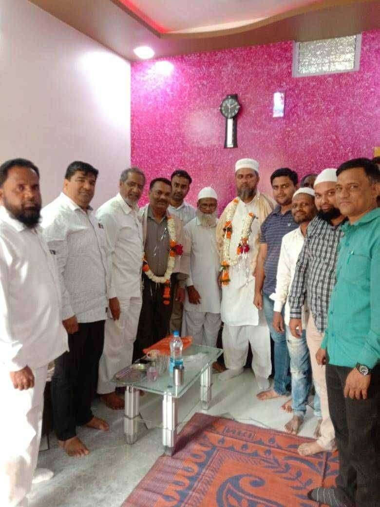 सावदा येथील अँग्लो उर्दू हायस्कुल मध्ये आदर्श शिक्षक पुरस्काराने सन्मानित शिक्षकांचे झाले सत्कार..