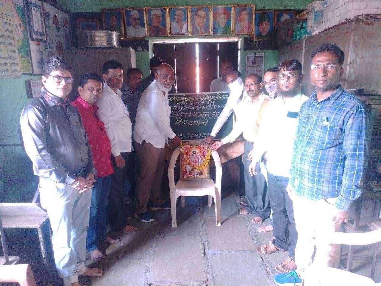 अलकवी शिक्षण संस्था आणि ओरिजिनल पत्रकार संघाच्या वतीने सावदा येथील खाजगी उर्दू प्राथमिक शाळेत शिवजयंती उत्साहात