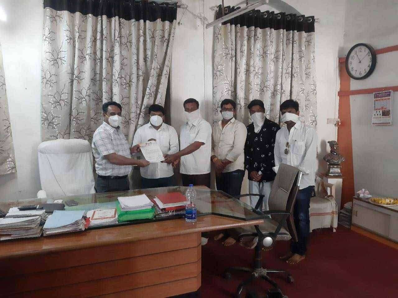 ?️ अमळनेर कट्टा...अवकाळी पावसामुळे झालेल्या क्षतिग्रस्त पिकांचे पंचनामे करा..