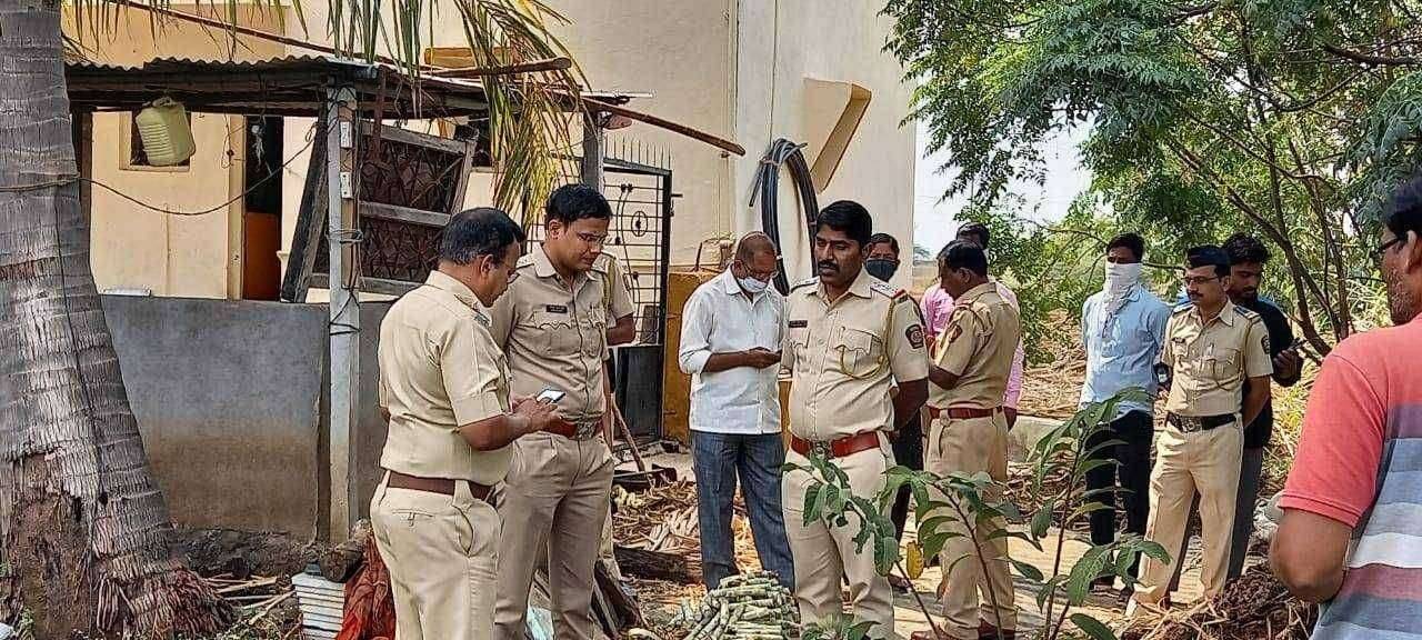 परंडा येथिल पत्रकार सुरेश घाडगे यांच्या घरी जबरी चोरी २ लाख ६६ हजारांचा ऐवज लंपास