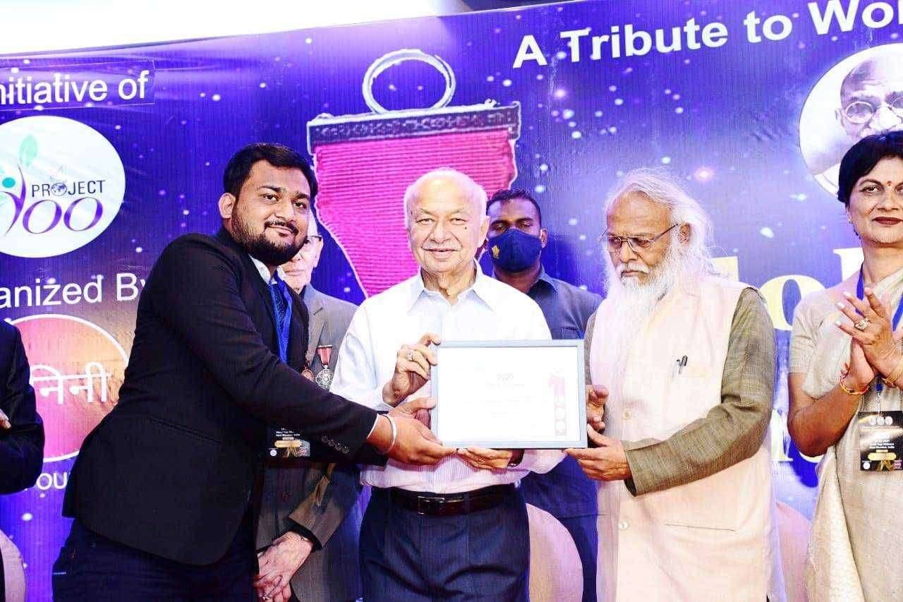 डॉ . हर्षल खर्चे छत्रपती शिवाजी महाराज राष्ट्रीय गौरव पुरस्कार व ग्लोबल चेंजमेकर अवॉर्डने सन्मानित...