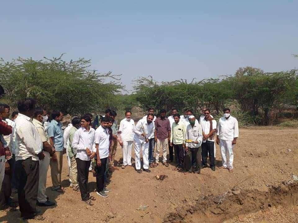 ?️ अमळनेर कट्टा ... मांडळ ते तांदळी रस्त्यावर लहान पुलाच्या बांधकामाचा आमदार पाटील यांच्या हस्ते  भूमिपूजन