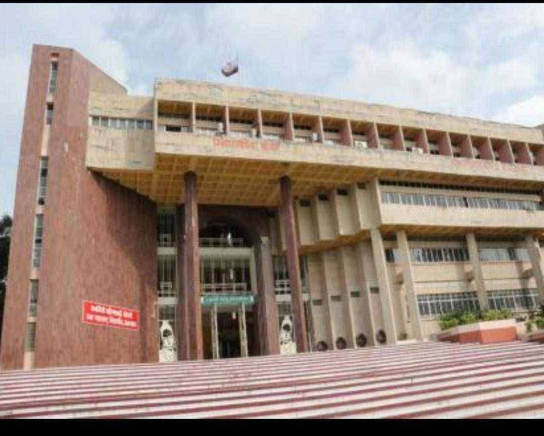 ?️ अमळनेर कट्टा... कुलगुरूंच्या राजीनाम्याने प्रश्न मात्र अनुत्तरीत, राजीनामा देऊन पळ काढू नये कुलगुरूंनी खुलासा करावा विद्यापीठ विकास आघाडी तीव्र आंदोलन करणार..