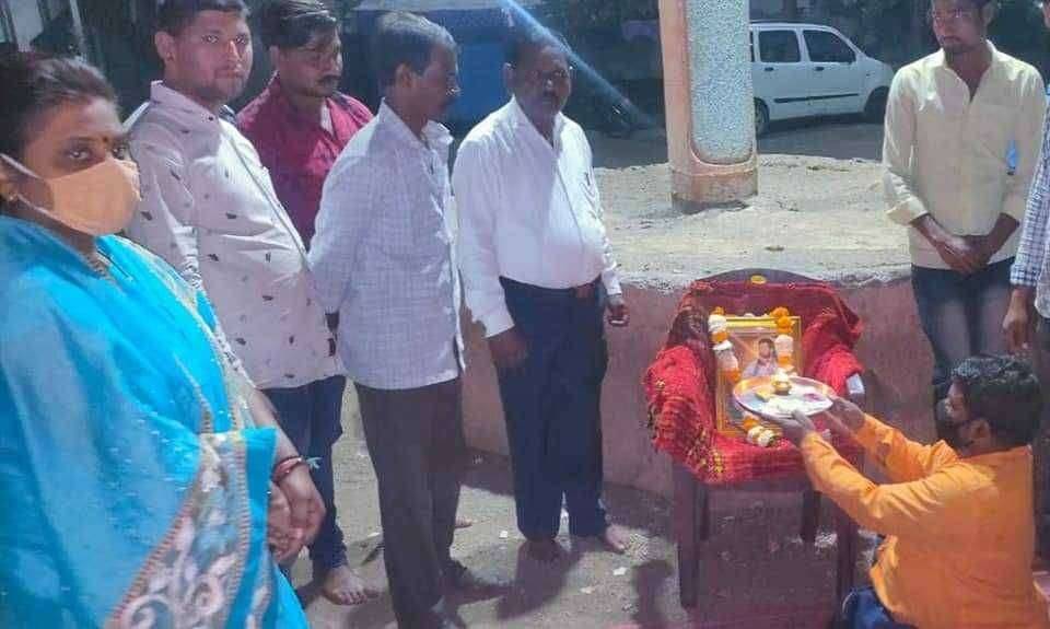 संत रविदास जयंतिनिमित्त फैजपूर येथे दिव्यांग सेना व नारीशक्ती तर्फे अभिवादन