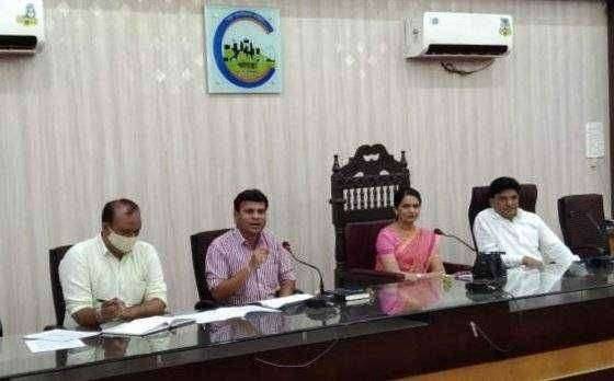 नागरिकांनी नविन नळ कनेक्शन घेतले तरच शहरातील रस्त्यांची दुर्दशा दूर होऊन दोन दिवसाआड पाणी पुरवू शकतो-- सौ.मनिषाताई चौधरी